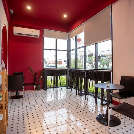 Thong Tarin Hotel Surin Extérieur photo