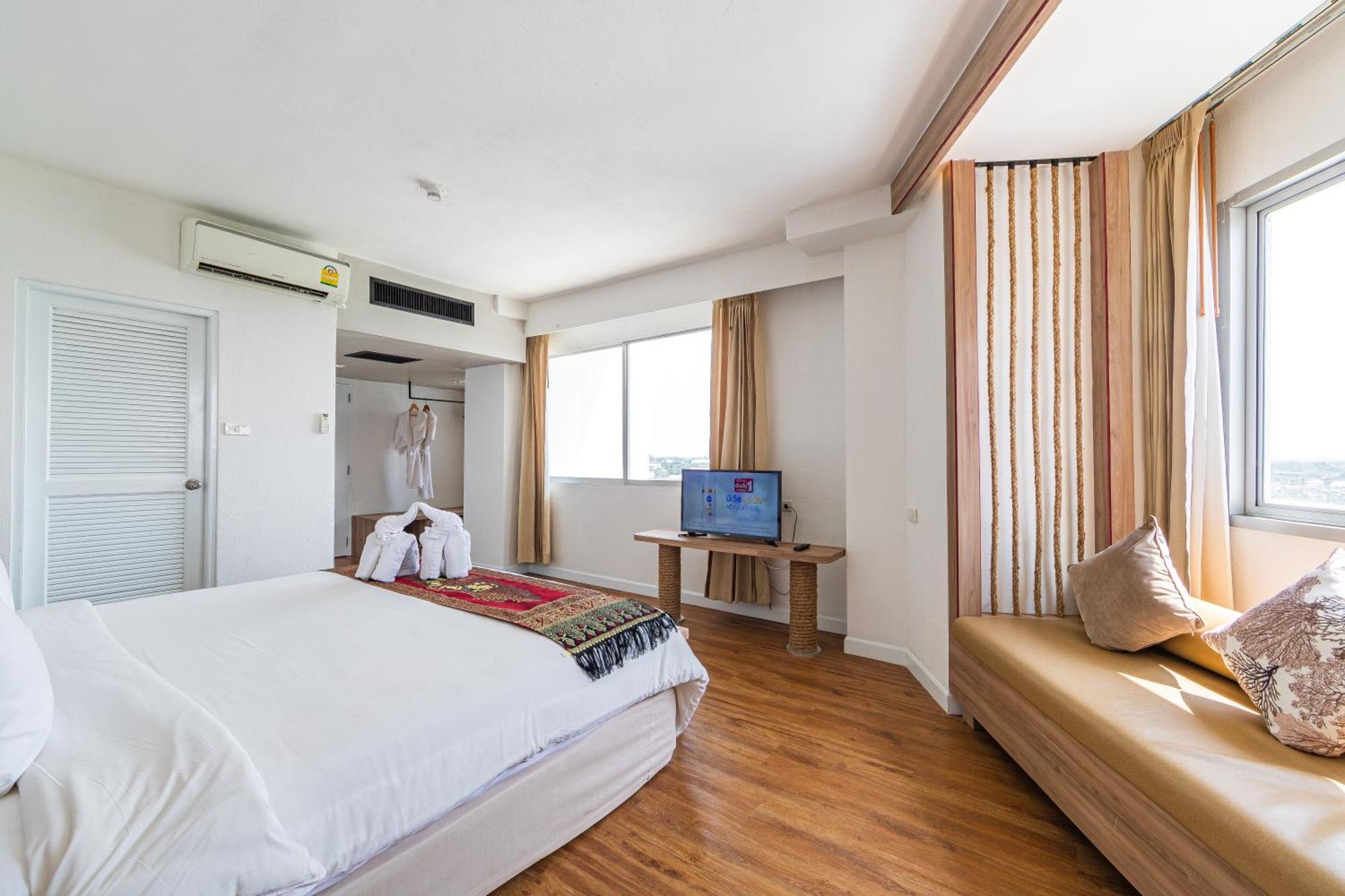 Thong Tarin Hotel Surin Extérieur photo