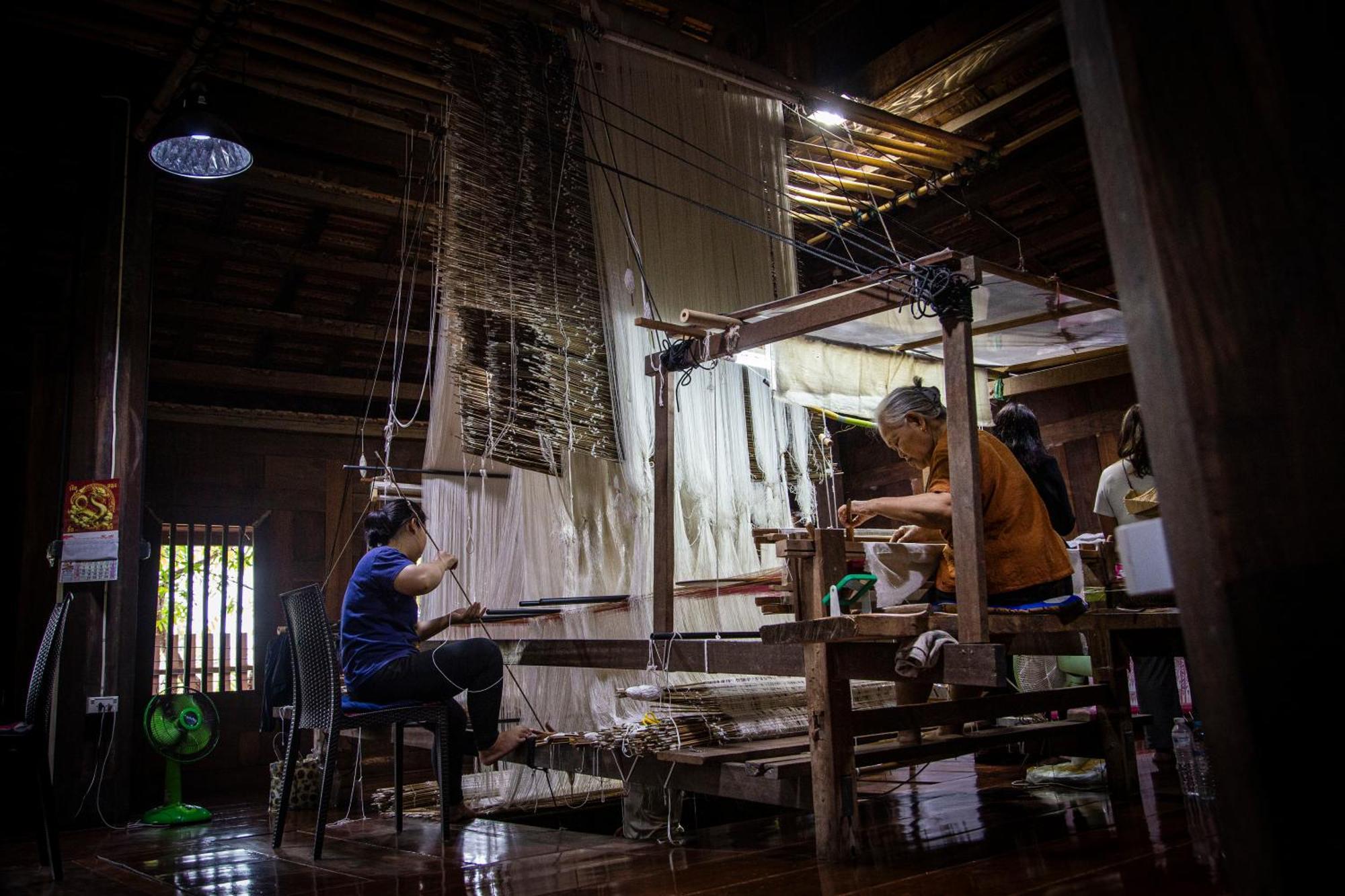 Thong Tarin Hotel Surin Extérieur photo