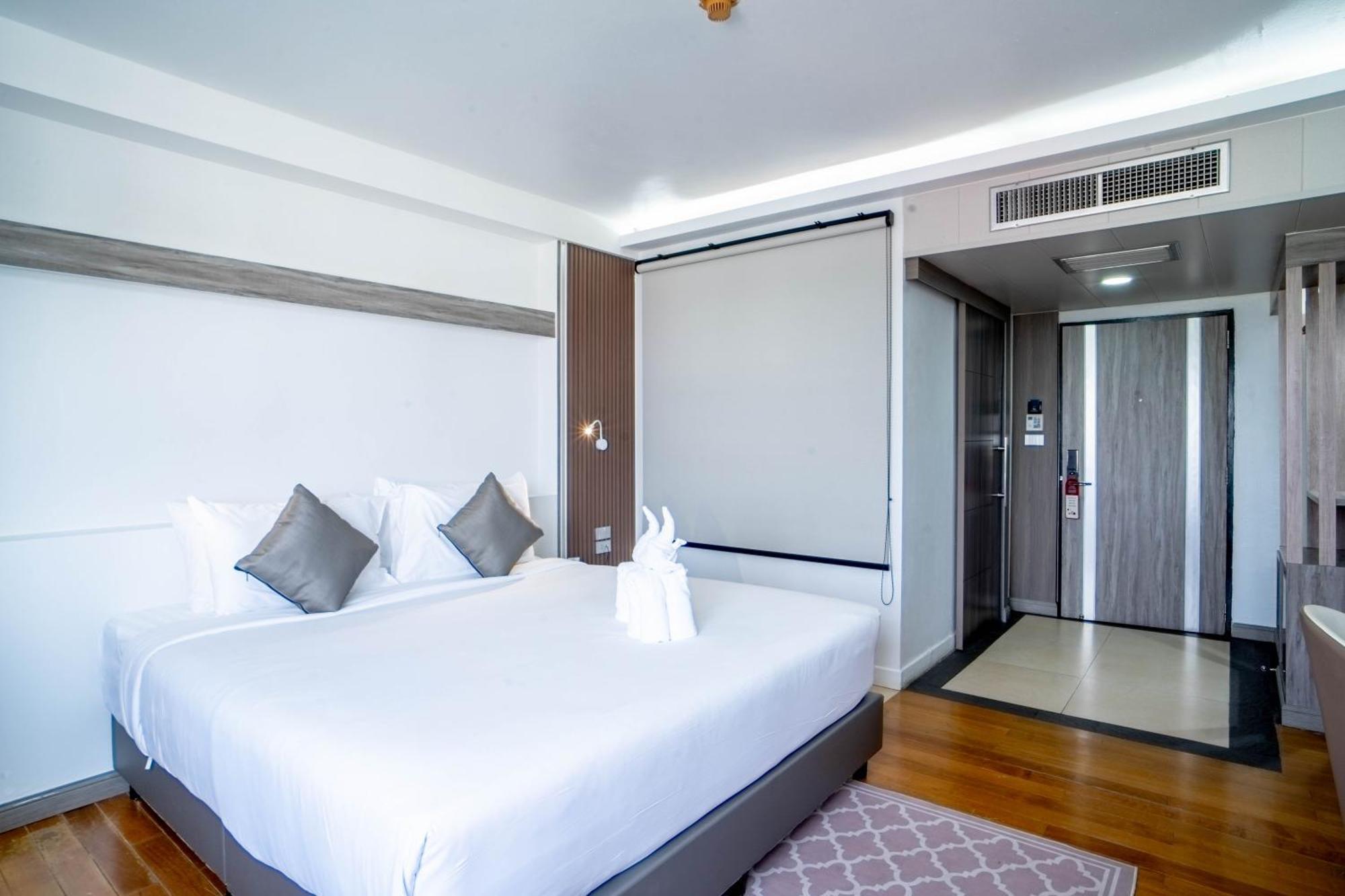 Thong Tarin Hotel Surin Extérieur photo