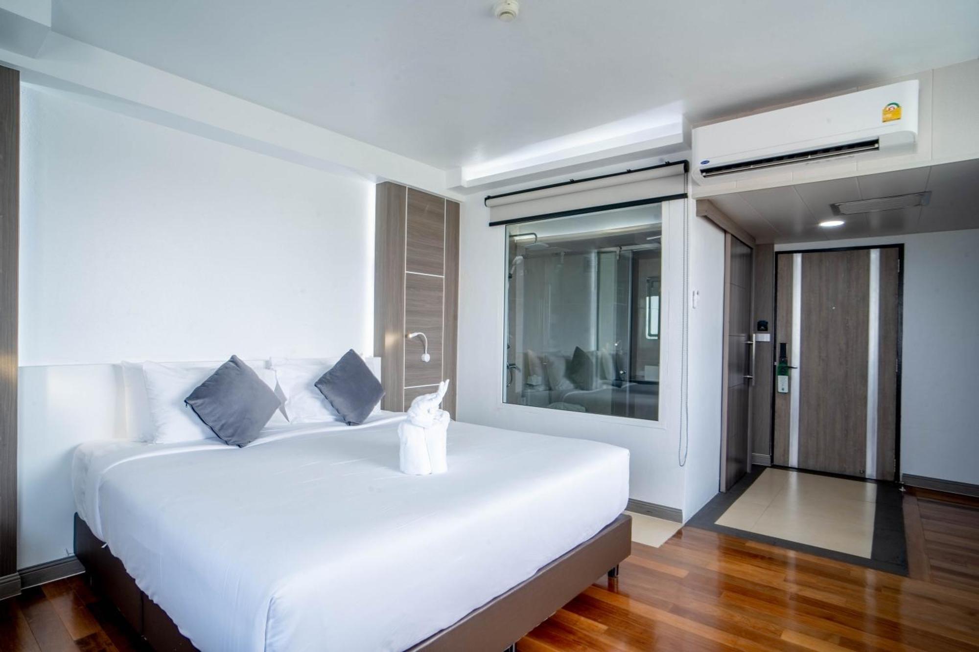 Thong Tarin Hotel Surin Extérieur photo